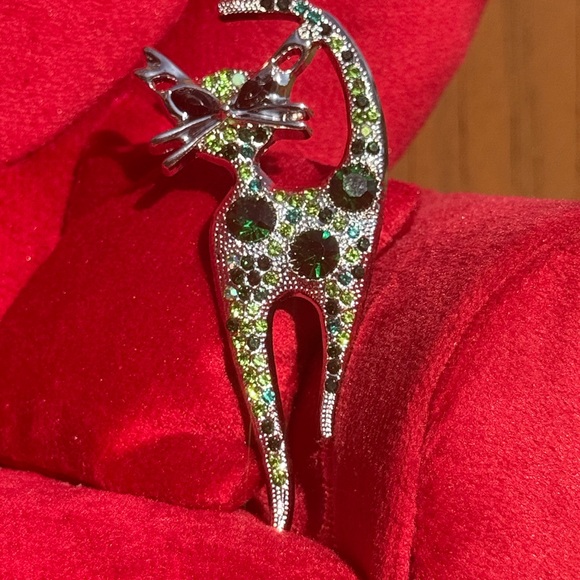 NWT! Sparkling Cat Green Rhinestone Brooch with Green Gems - Picture 5 of 5
